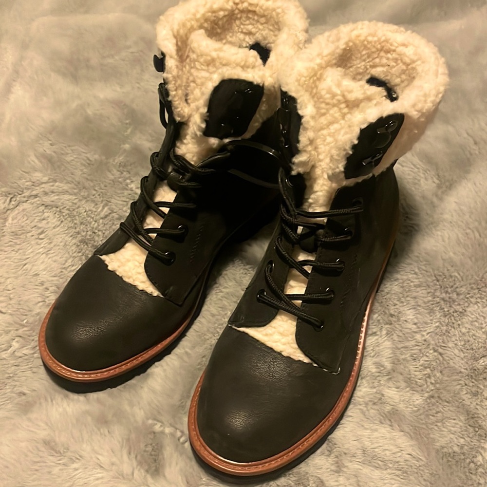 **MIA**Never Worn!!Lug Sole Shearling Boots!